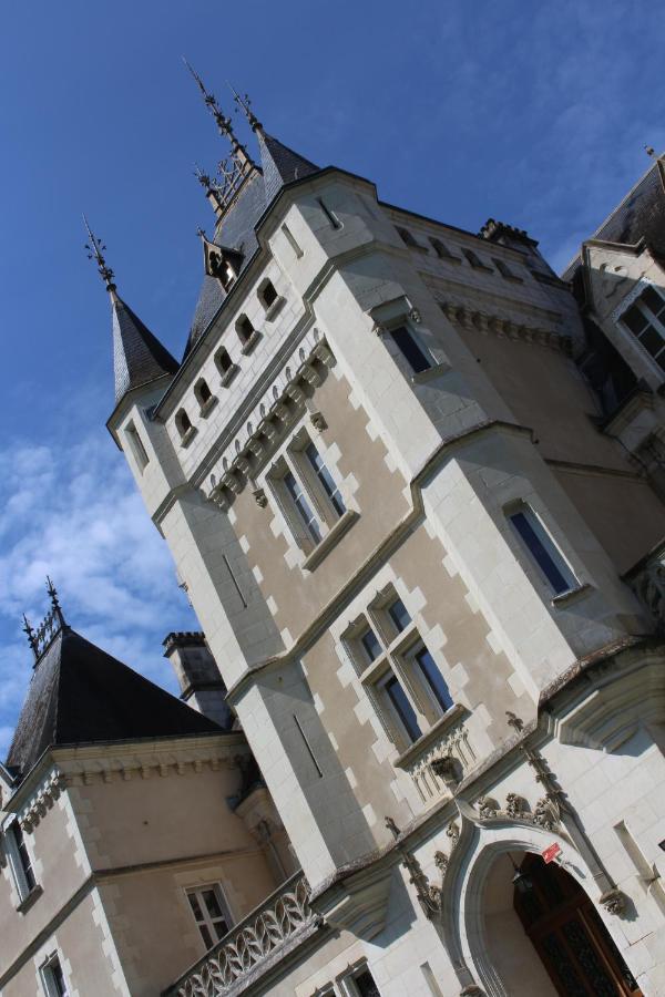 Chateau De La Rose Cluis Esterno foto